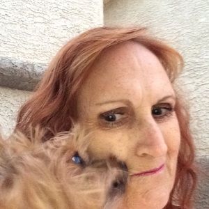 Meet your Posher, Laralee